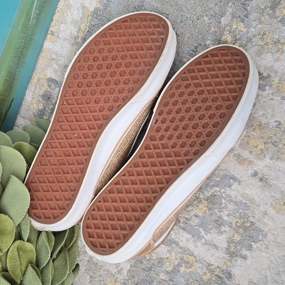 Vans Juniors Glitter Gold Old Skool Sneakers - Picture 8 of 11